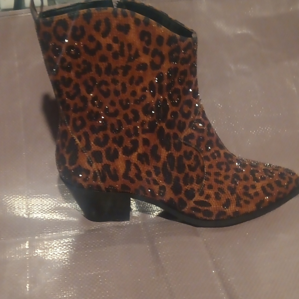 Jessica Simpson New Leopard Sparkle Boots